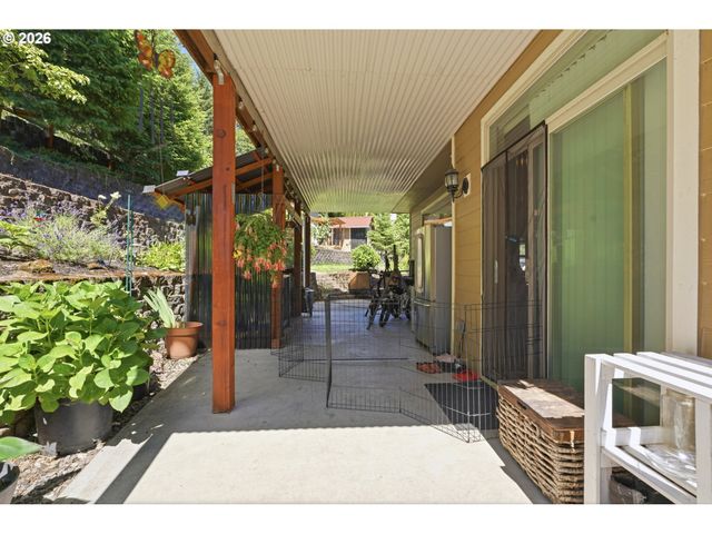 1935 E FORBES Ct, La Center, WA 98629