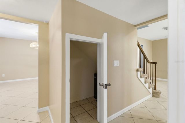 302 BLOOMINGFIELD DRIVE, Brandon, FL 33511