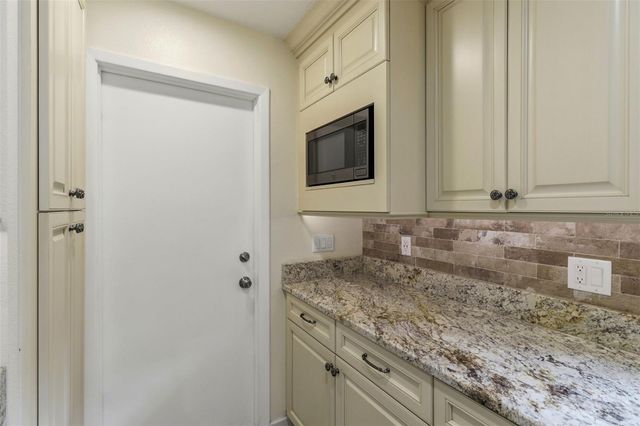 302 BLOOMINGFIELD DRIVE, Brandon, FL 33511