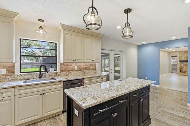 302 BLOOMINGFIELD DRIVE, Brandon, FL 33511