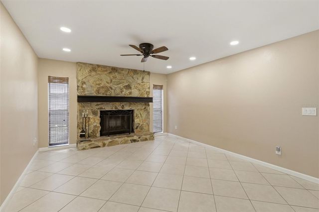 302 BLOOMINGFIELD DRIVE, Brandon, FL 33511