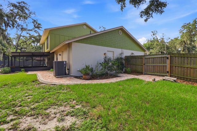 302 BLOOMINGFIELD DRIVE, Brandon, FL 33511