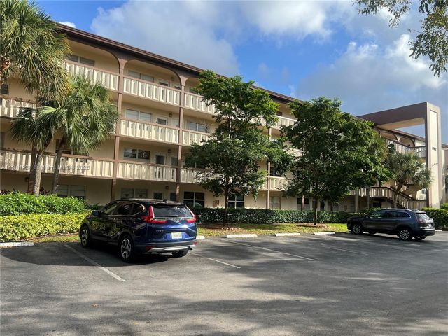 3102 Portofino Pt M2, Coconut Creek, FL 33066