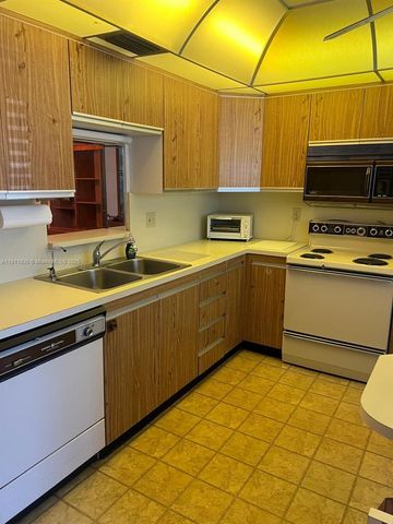 3102 Portofino Pt M2, Coconut Creek, FL 33066