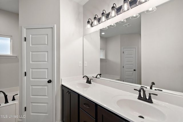 2176 Julianna Drive, Southaven, MS 38672