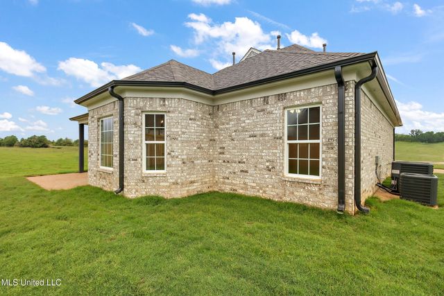 2176 Julianna Drive, Southaven, MS 38672
