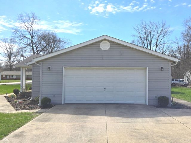 228 S Mound Street, Albany, IN 47320