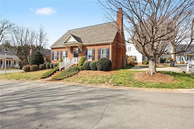 2800 Kingsdale Court, Winston-salem, NC 27103