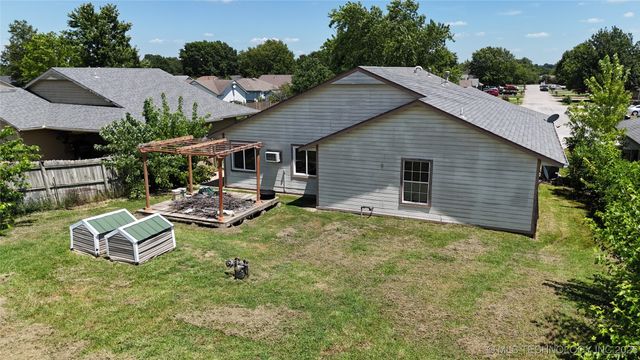 24922 S Heartwood Drive, Claremore, OK 74019
