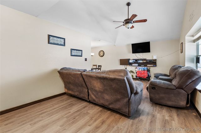 24922 S Heartwood Drive, Claremore, OK 74019