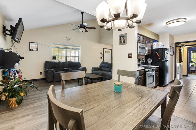 24922 S Heartwood Drive, Claremore, OK 74019