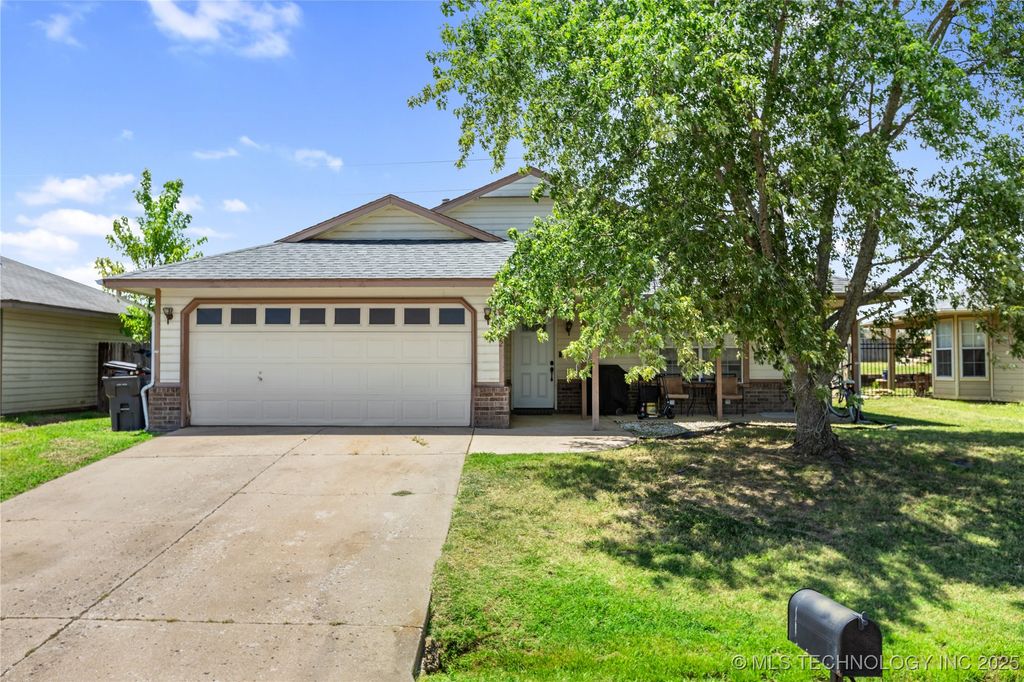 24922 S Heartwood Drive, Claremore, OK 74019