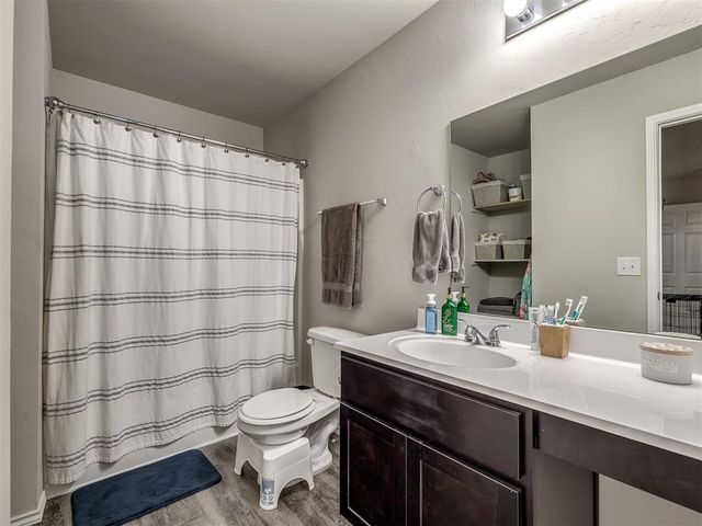 1329 S Rae Drive, Mustang, OK 73064