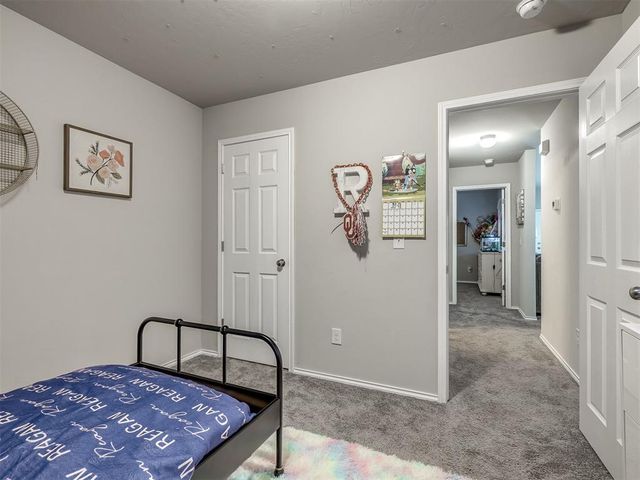 1329 S Rae Drive, Mustang, OK 73064