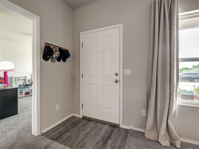 1329 S Rae Drive, Mustang, OK 73064