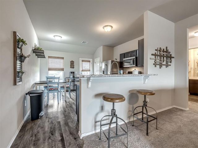 1329 S Rae Drive, Mustang, OK 73064