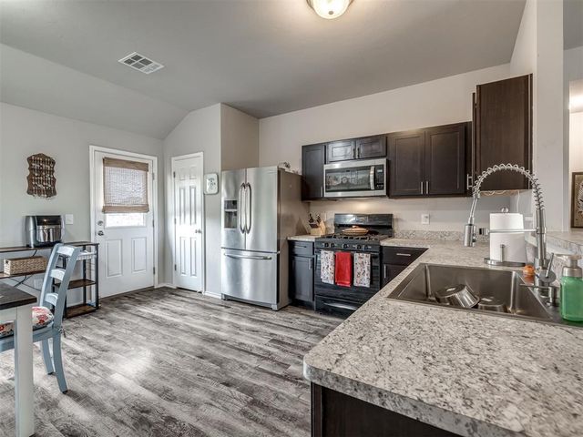 1329 S Rae Drive, Mustang, OK 73064