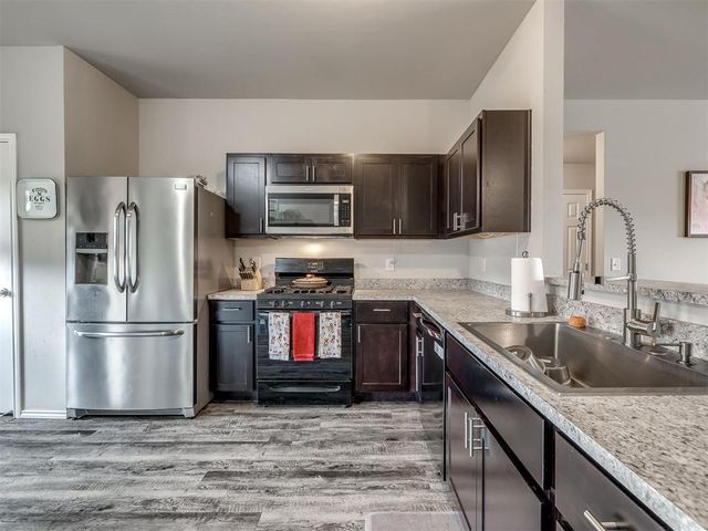 1329 S Rae Drive, Mustang, OK 73064