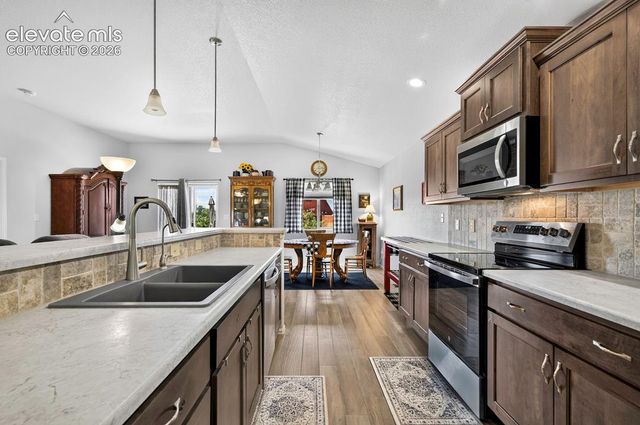 1005 N Kirkwood Drive, Pueblo, CO 81007