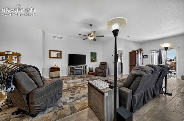 1005 N Kirkwood Drive, Pueblo, CO 81007