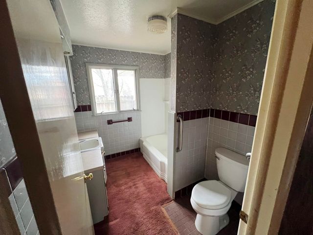 1002 N. 2nd St., Bismarck, ND 58501