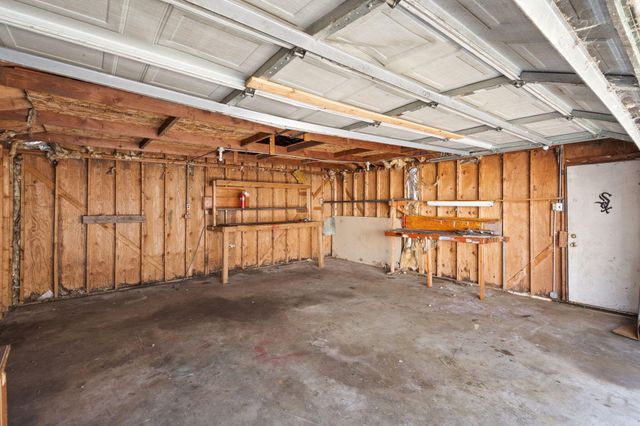 6839 Arkansas Avenue, Hammond, IN 46323