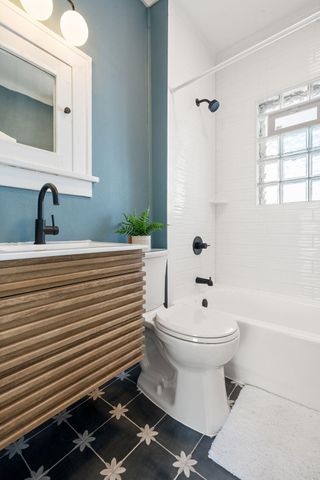 6839 Arkansas Avenue, Hammond, IN 46323