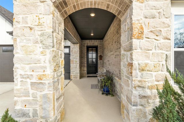 14886 Shavers Drive, Willis, TX 77318