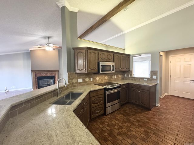 10 Magnifico Way, Hot Springs Village, AR 71909