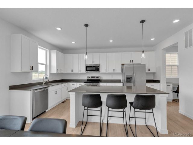 940 Thinleaf Ln, Elizabeth, CO 80107