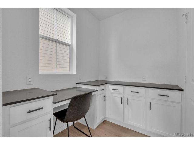 940 Thinleaf Ln, Elizabeth, CO 80107
