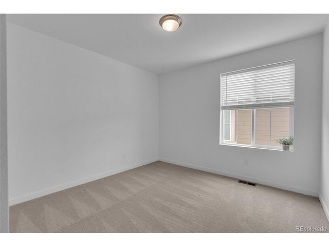 940 Thinleaf Ln, Elizabeth, CO 80107