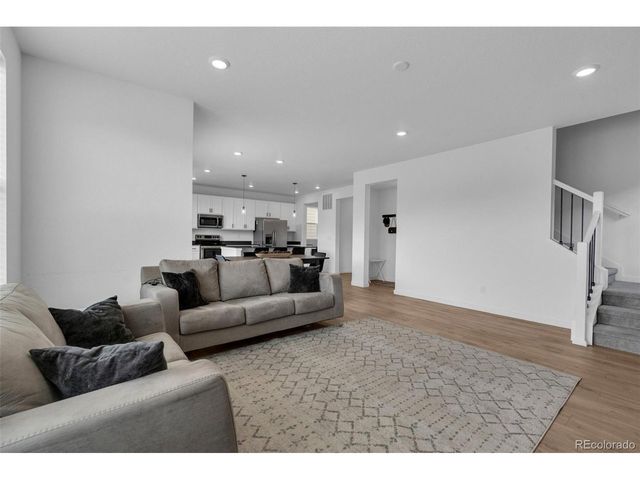 940 Thinleaf Ln, Elizabeth, CO 80107