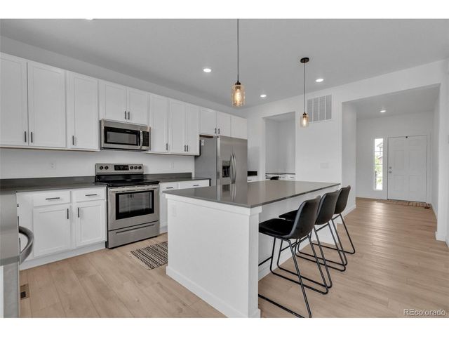 940 Thinleaf Ln, Elizabeth, CO 80107