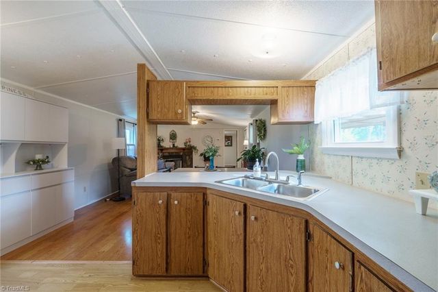 4021 26th Street Court NE, Hickory, NC 28601