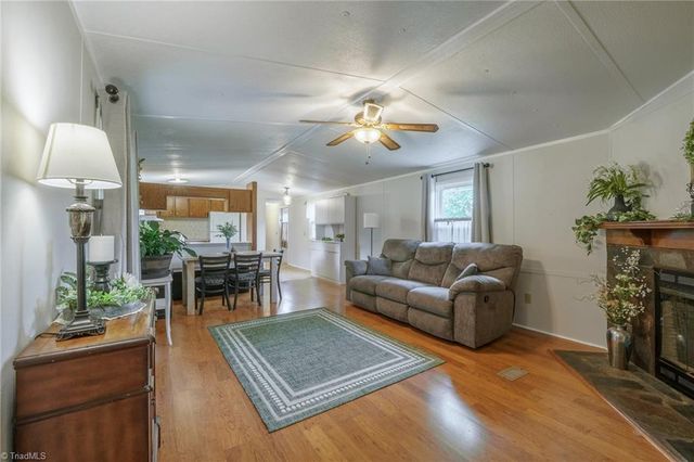4021 26th Street Court NE, Hickory, NC 28601