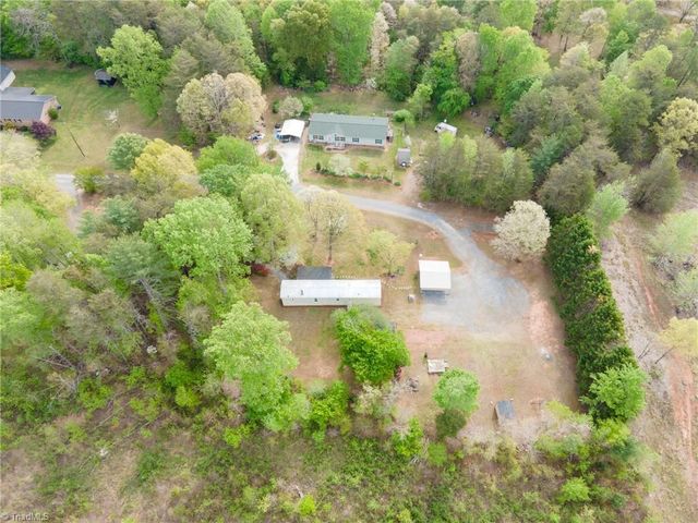 4021 26th Street Court NE, Hickory, NC 28601