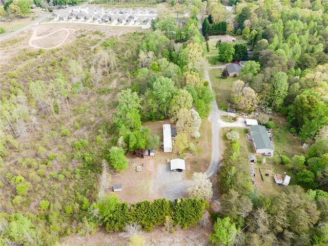 4021 26th Street Court NE, Hickory, NC 28601