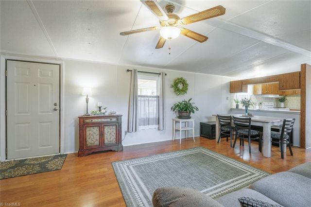 4021 26th Street Court NE, Hickory, NC 28601