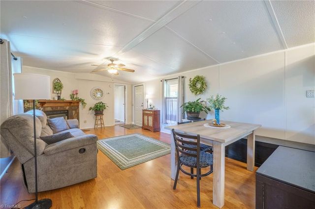 4021 26th Street Court NE, Hickory, NC 28601