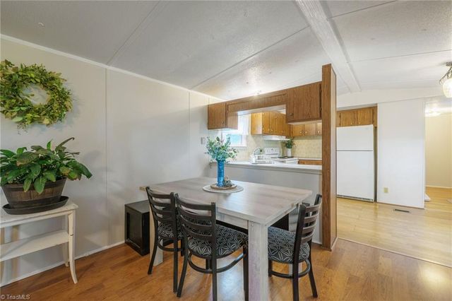 4021 26th Street Court NE, Hickory, NC 28601