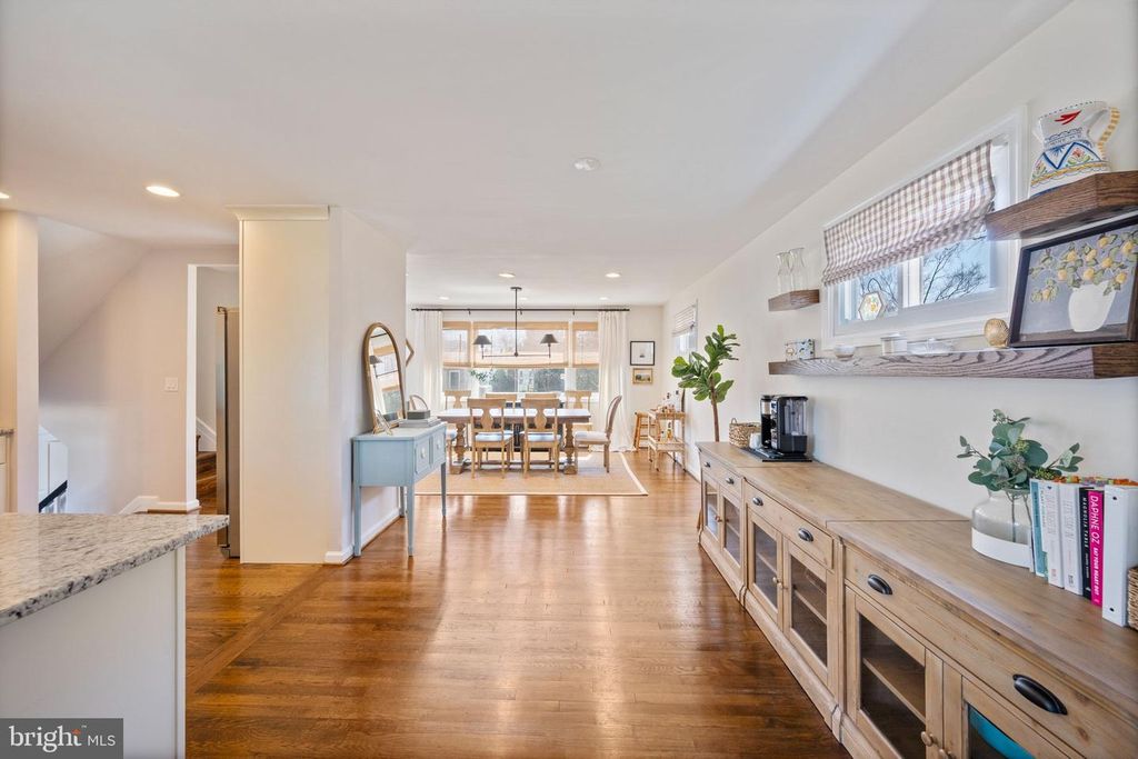 Image 12 of property listing at 6 PICKETT RD, Lutherville Timonium, MD 21093