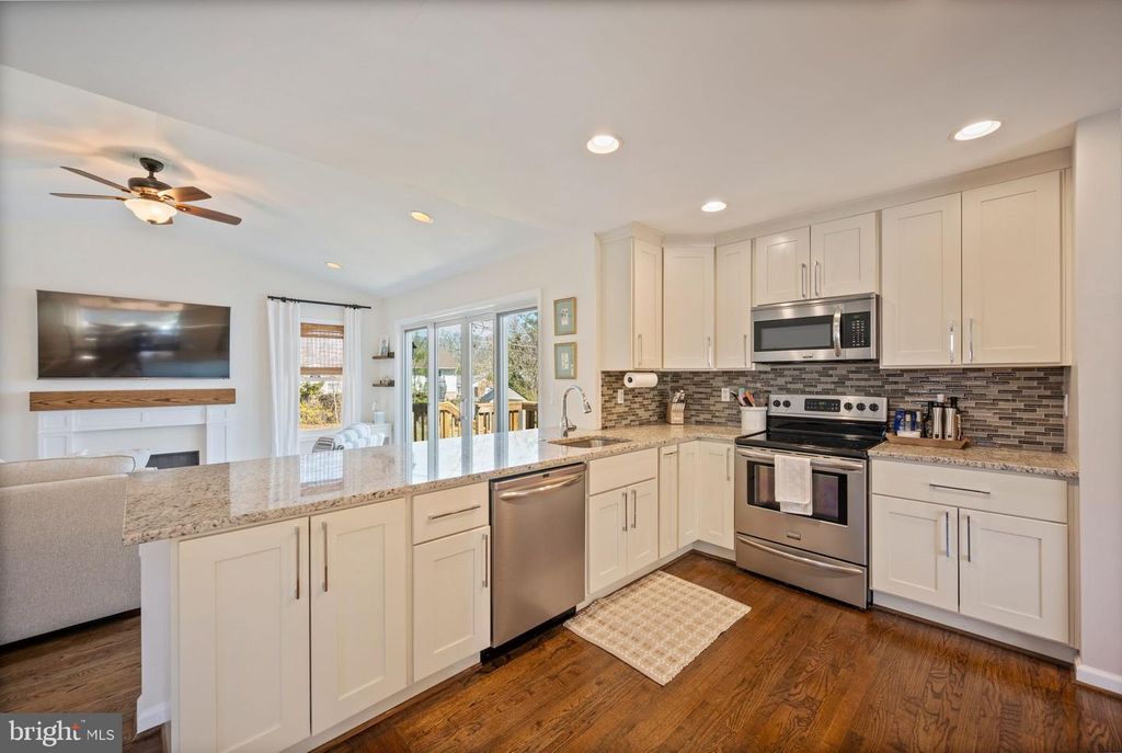 Image 14 of property listing at 6 PICKETT RD, Lutherville Timonium, MD 21093