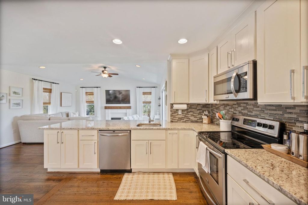 Image 15 of property listing at 6 PICKETT RD, Lutherville Timonium, MD 21093