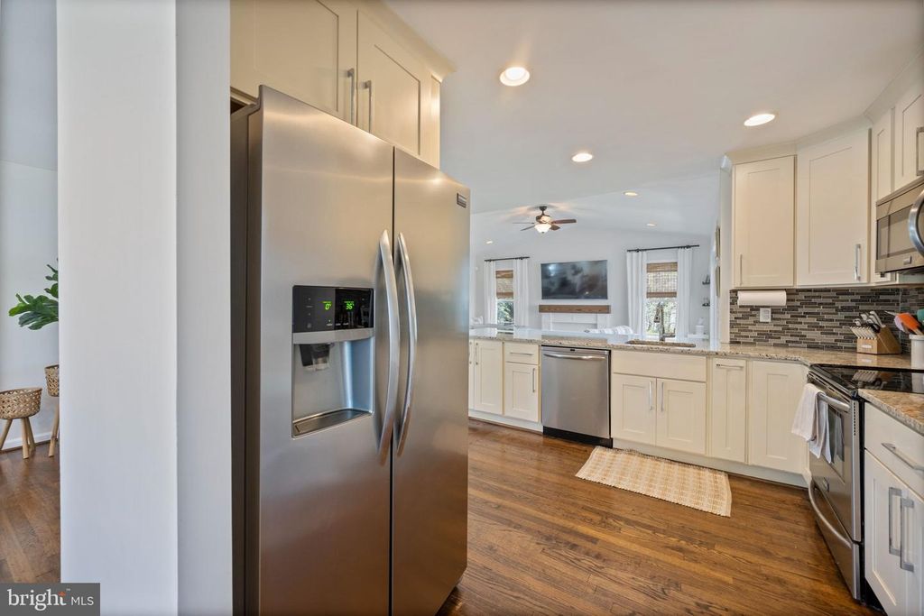 Image 17 of property listing at 6 PICKETT RD, Lutherville Timonium, MD 21093