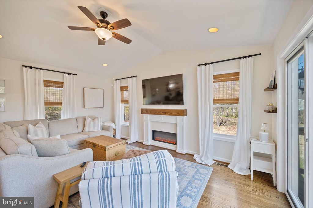 Image 20 of property listing at 6 PICKETT RD, Lutherville Timonium, MD 21093