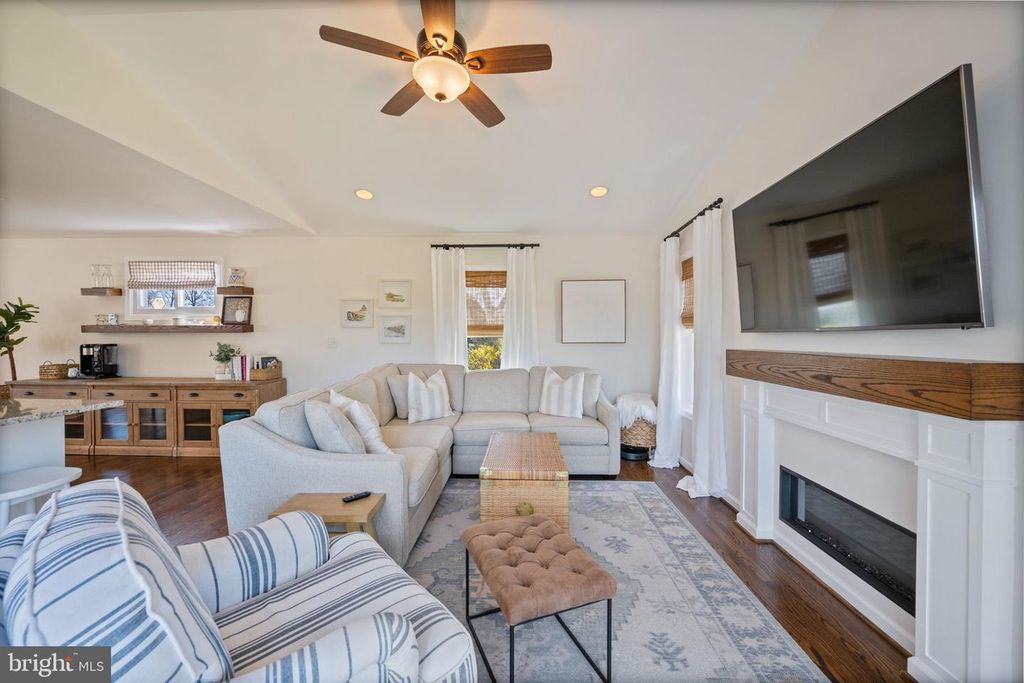 Image 22 of property listing at 6 PICKETT RD, Lutherville Timonium, MD 21093