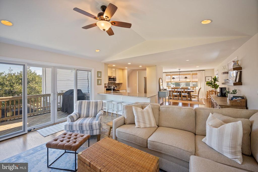 Image 23 of property listing at 6 PICKETT RD, Lutherville Timonium, MD 21093