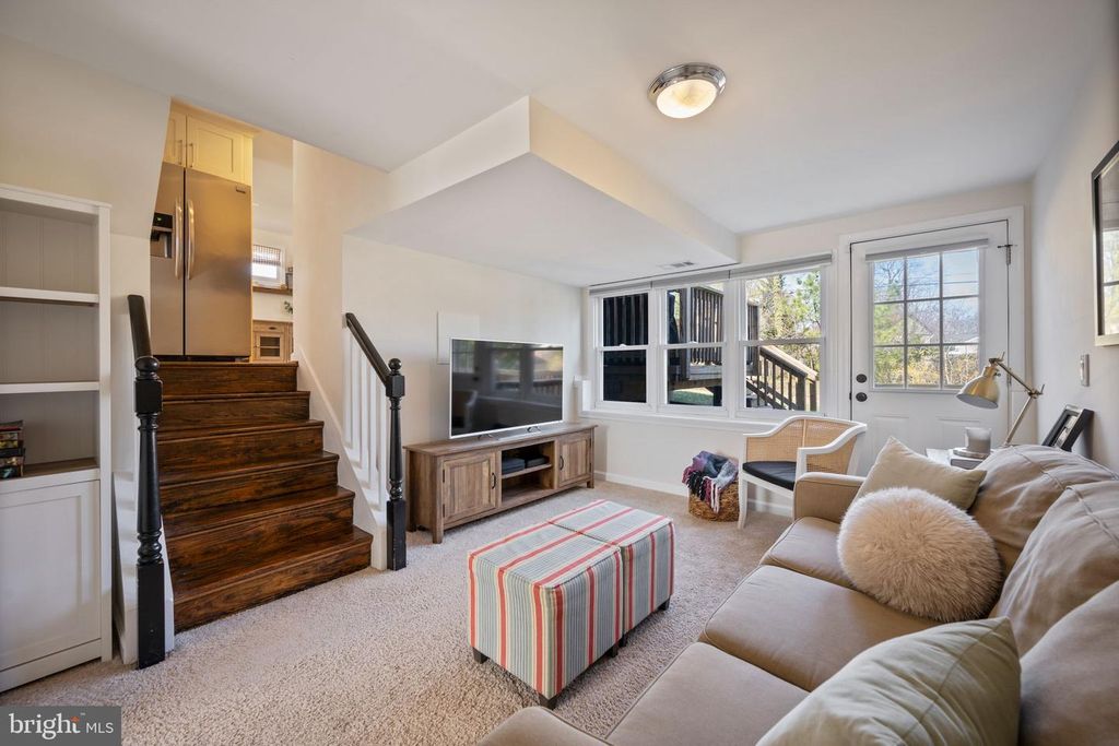 Image 24 of property listing at 6 PICKETT RD, Lutherville Timonium, MD 21093