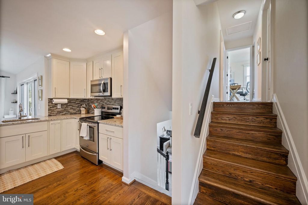 Image 26 of property listing at 6 PICKETT RD, Lutherville Timonium, MD 21093